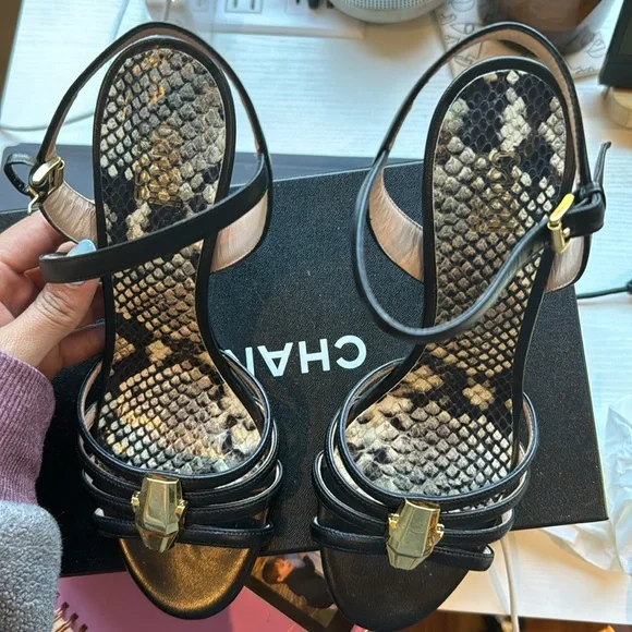 VINTAGE CAVALI TIGER HEELS - Picture 3 of 3